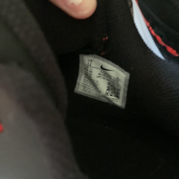 Lebron James - Picture 3 of 3